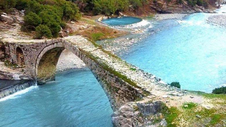 Auron Tare: Ura, mes historisë dhe Kohës së Mbretit