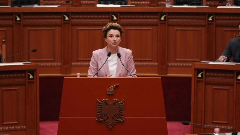 Partia e Lirisë: Shqiptarët paguajnë si europianë, jetojnë me paga ballkanike! Nafta më e shtrenjtë e rajonit, qeveria rëndon xhepat e qytetarëve