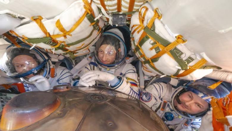 Pas tetë muajve në hapësirë, ekuipazhi ruso-amerikan kthehet në Tokë! Astronautët ulen me parashutë në Kazakistan
