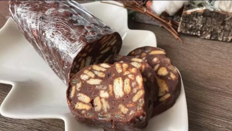Trung çokollate me biskota dhe fruta nga zonja Albana