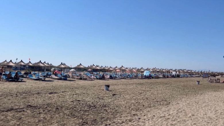 Darëzeza mbetet ndër plazhet më të frekuentuara të Fierit, pushuesit flasin për çmimet dhe kushtet