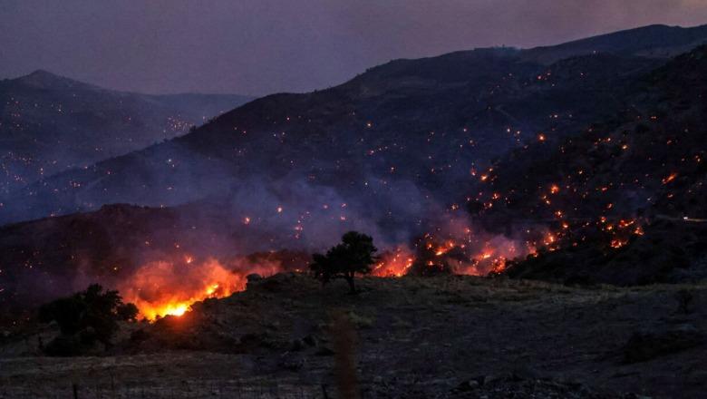 Luftë me flakët në Kretë, evakuohen fshatra të tërë! 3 zjarrfikës humbin jetën