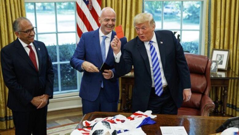 Goditje për planet e Infantinos, këshilltari i lartë i FIFA-s dorëhiqet për shkak të planit për të shitur aksionet e Kupës së Botës