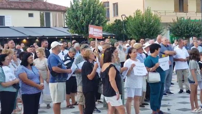 Reforma Territoriale/ Bashkimi me Beratin dhe Poliçanin në një bashki të vetme, qytetarët e Dimalit dalin në protestë kundër propozimit të PS