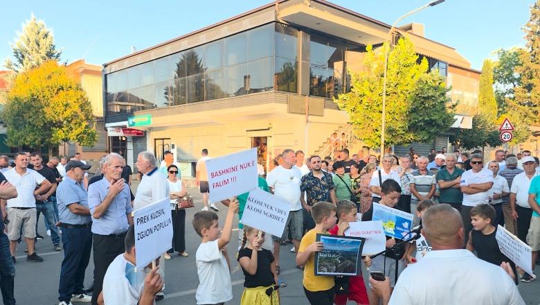 Reforma Territoriale/ Banorët e Klosit rinisin protestën kundër bashkimit të me Bashkinë Mat