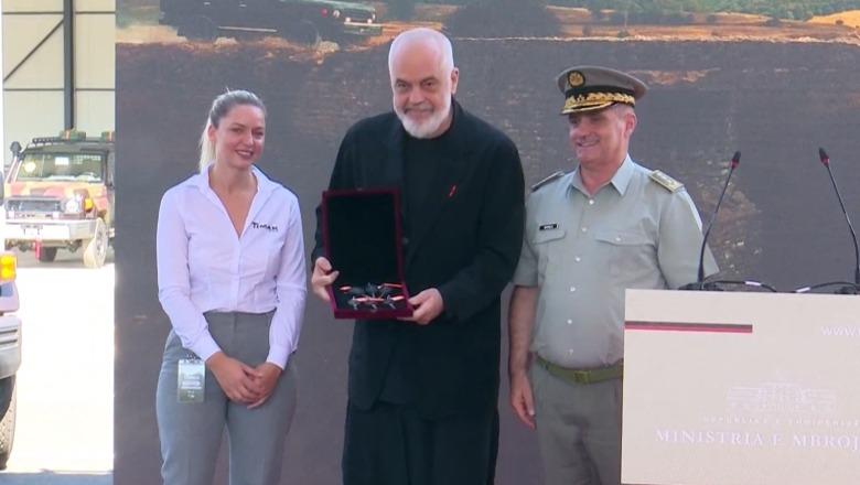 Ushtria me 40 mjete taktike ‘Made in Albania’! Rama: Së shpejti do të kemi mbrojtjen më të sofistikuar kundërajrore! Me prodhime shqiptare furnizojmë edhe ushtrinë amerikane