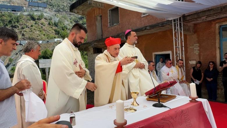 Kardinal Ernest Simoni rikthehet në Spaç, meshë në ish-burgun e diktaturës ku vuajti për 12 vite! Letra e Papa Leone: Shumë njerëz mbartën kryqin e rëndë të padrejtësisë