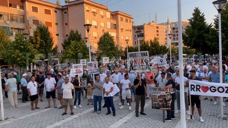 ‘Territorialja’/ Rrogozhina kundër shkrirjes me Kavajën, banorët gati për të dërguar peticion! Thirrje Begajt që të mbrojë bashkinë