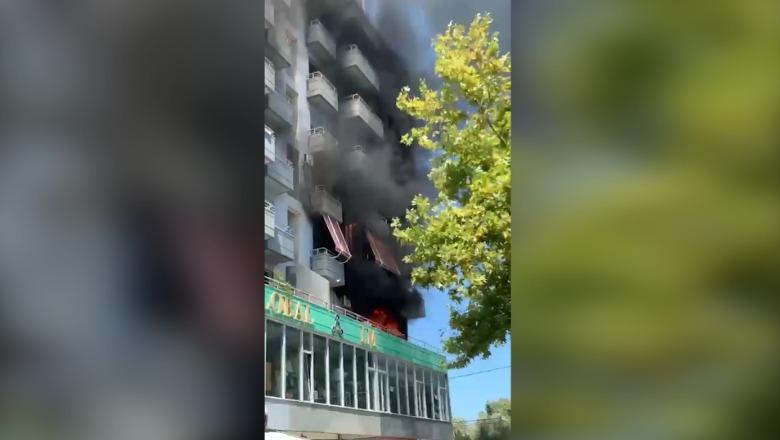 Përfshihet nga flakët një apartament në Vlorë, zjarri bie në katin e tretë të një pallati në rrugën Transballkanike