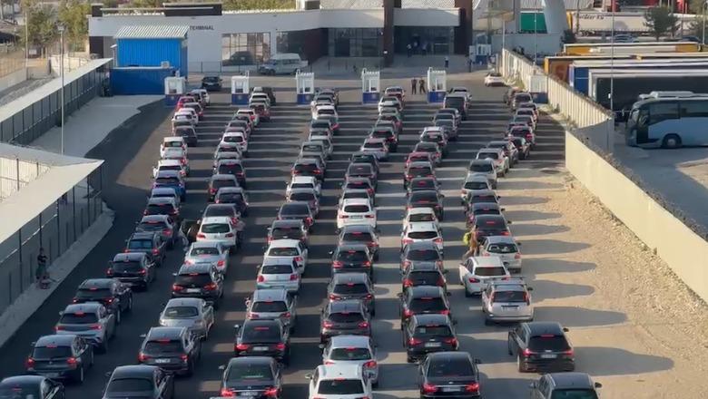 ‘Piku’ i sezonit turistik, fluks i lartë pasagjerësh në Portin e Vlorës gjatë fundjavës
