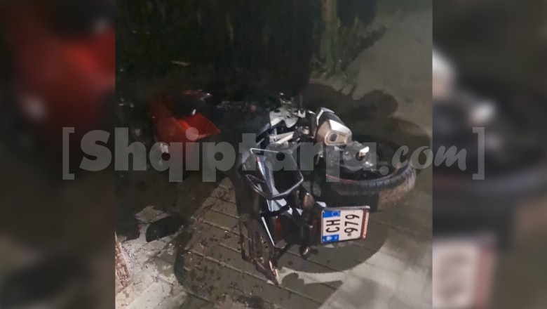 Aksident në Prrenjas, motori del nga rruga, plagosen 2 të rinj