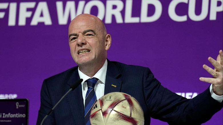 Federata Angleze tërheq mbështetjen për Infantinon, shtohet presioni ndaj presidentit të FIFA-s