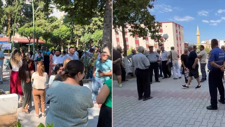 Harta e re territoriale/ Këshilli i Libohovës e i Klosit kundër shkrirjes së bashkive! Punonjësit e Rrogozhinës në protestë! Qytetarët në Patos: Cenohet identiteti