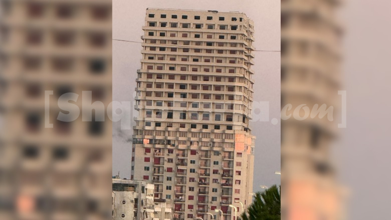 Durrës/ Përfshihet nga flakët apartamenti në katin e 14-të të pallatit 'Kamelia'
