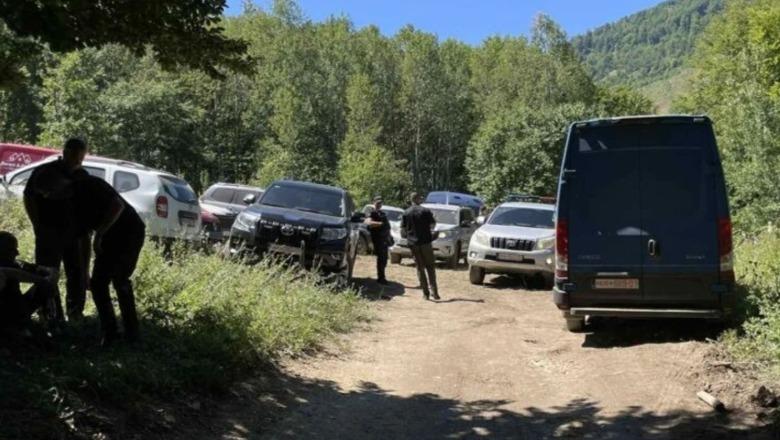 Kosovë/ Varreza masive në Jabukë të Zubin Potokut, ministri Sveçla: Deri më tani janë gjetur 4 trupa, ishin hedhur në gropë gëlqereje pas ekzekutimit
