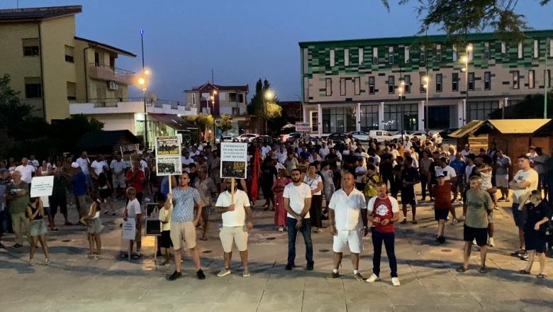 Kundër bashkimit me Lushnjën, qytetarët e bashkisë së Divjakës sërish në protestë