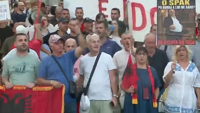 Dita e 66-ë e tubimit, protestuesit marshojnë drejt Kryeministrisë! Kërkojnë dorëheqjen e Qeverisë