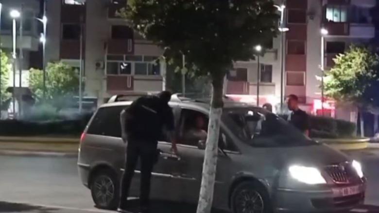 Policia ‘blindon’ Fierin, kontrolle blic në të gjithë qarkun gjatë natës! Në ‘sitë’ automjetet e dyshimta dhe personat me rekorde kriminale