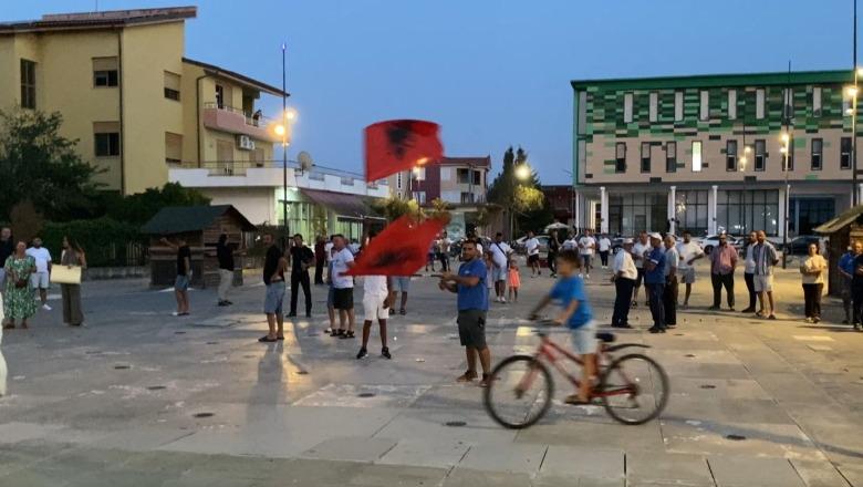Banorët e Divjakës për të 6-ën mbrëmje në protestë kundër ‘Territoriales’, kundërshtojnë bashkimin me Lushnjën! Kërkojnë ndihmën e deputetëve të zonës për anulimin e projektit