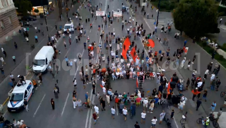 68 ditë në bulevard, protestuesit përsërisin kërkesat: Nuk largohemi pa ikur Rama