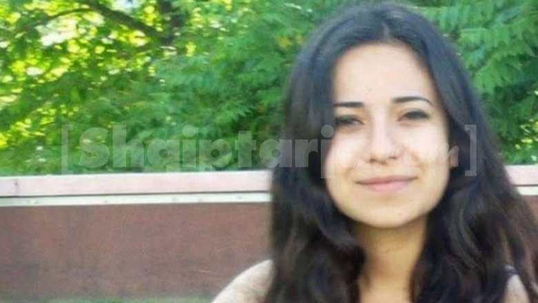 U kap në Rinas, aktivistja turke del para Gjykatës! Nga protestat kundër Erdoganit te azili politik në Francë, kush është mësuesja e dënuar në Turqi për terrorizëm