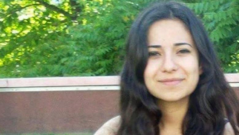 U kap në Rinas, Gjykata lë në burg aktivisten turke! Nga protestat kundër Erdoganit te azili politik në Francë, kush është mësuesja e dënuar në Turqi për terrorizëm