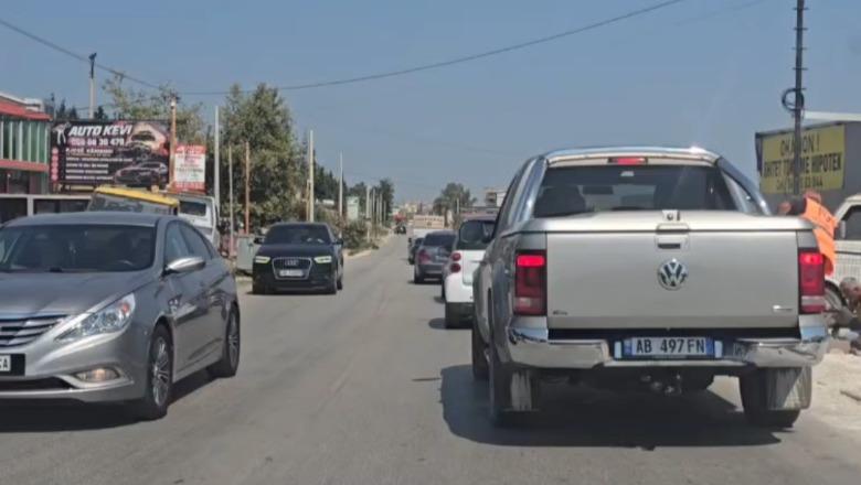 Trafik i rënduar në hyrje të Fierit, automjetet krijojnë radhë deri në 3 kilometra