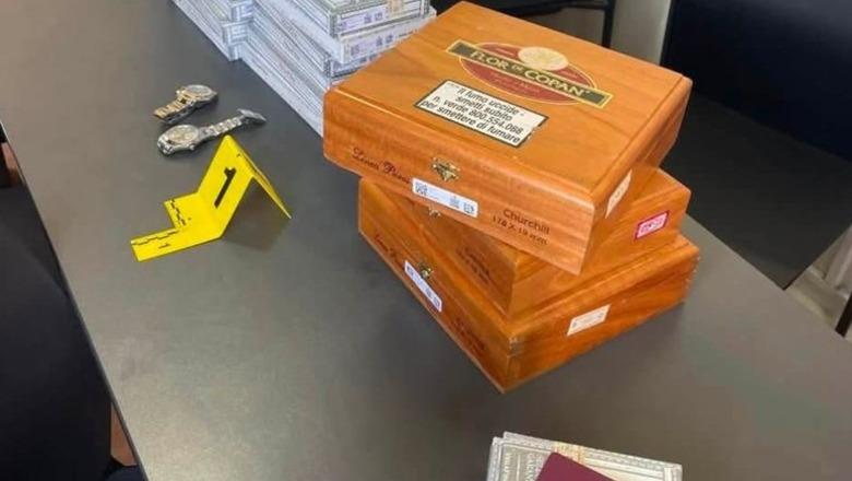 Tentuan t’i fusin në Shqipëri të padeklaruara, sekuestrohen 2 ora ‘Rolex’ dhe 351 cigare puro në Portin e Durrësit