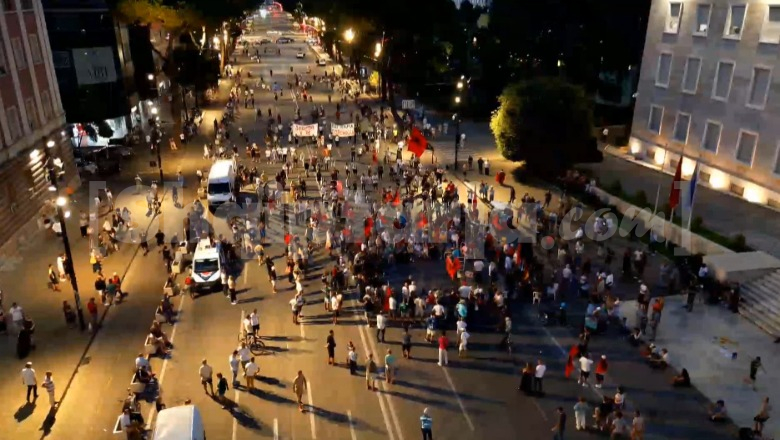 69 ditë protestë para kryeministrisë, protestuesit: Rama mos të prekë Zvërnecin e Rrjollin