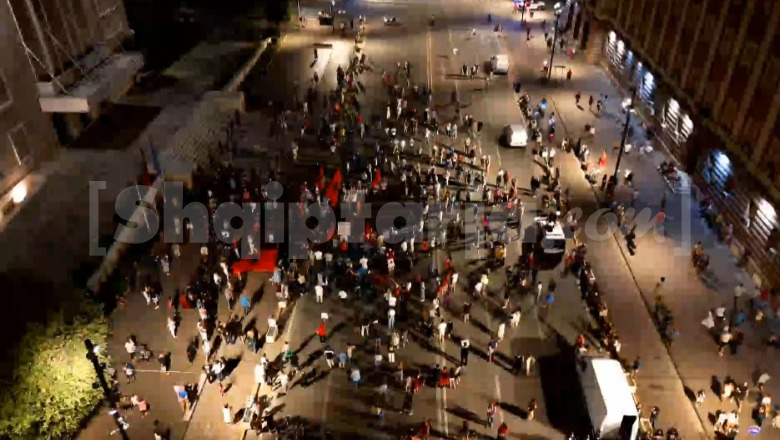 69 ditë protestë para kryeministrisë, protestuesit: Rama mos të prekë Zvërnecin e Rrjollin
