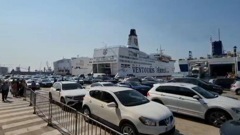 Fluks në Portin e Durrësit! Mbi 6600 udhëtarë dhe 2100 mjete mbërrijnë sot nga Italia