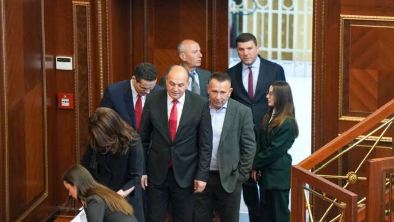 'Kurti ta propozojë kandidatin për kryetar të Kuvendit', Hoxhaj: Seanca e sotme ishte seancë turpi
