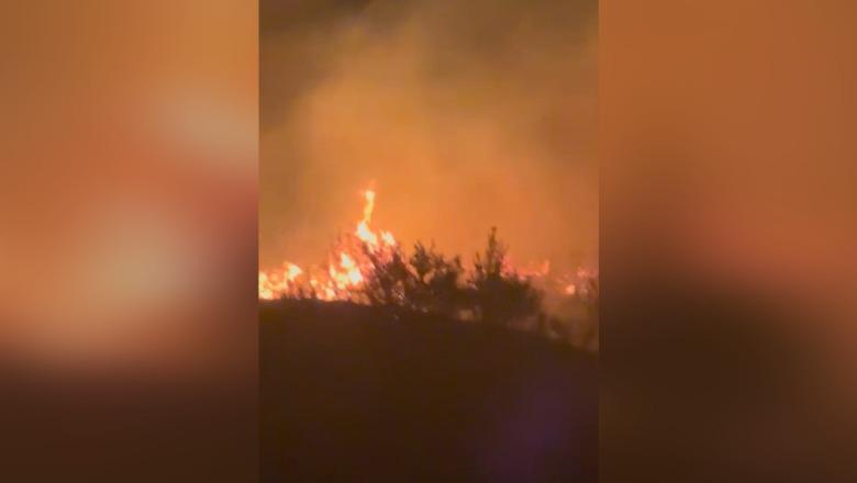 Zjarr mes dy fshatrave në Gjirokastër, terreni i thyer dhe bimësia vështirësojnë ndërhyrjen