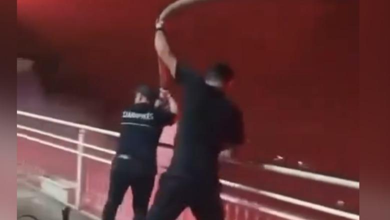 VIDEOLAJM/ ‘Ooo na mbyti, na mbyti’, momenti kur heronjtë zjarrfikës luftojnë më flakët në Krujë: Mos u trembni...