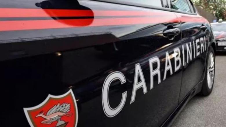 Dhunonte me rrip pantallonash familjen prej 6 vitesh, arrestohet 43 vjeçari shqiptar në Itali! Djali i del në mbrojtje nënës, por goditet me grusht