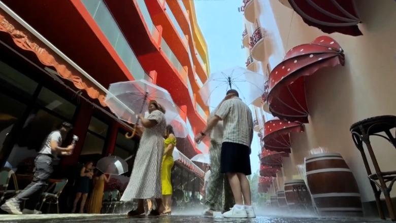 ‘Rruga e shiut’ në Dubai, shtegu ku reshjet artificiale ‘mposhtin’ të nxehtin përvëlues