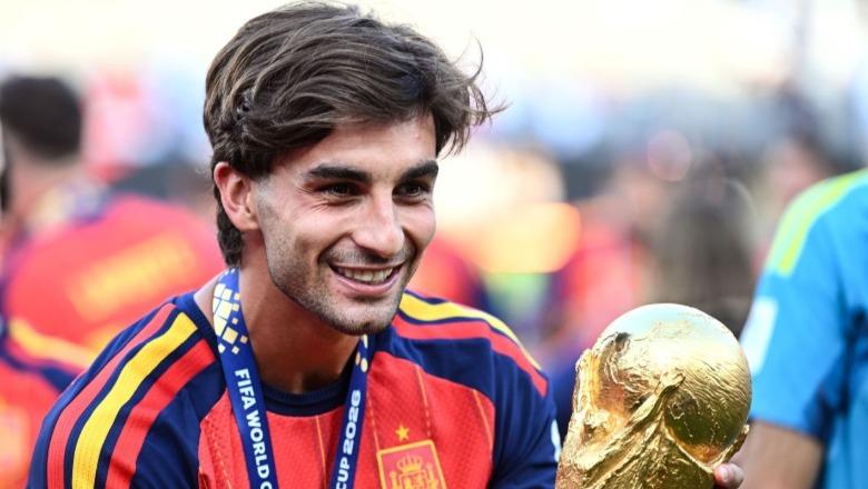 Ferran Torres s'shfaqet në stërvitje, Barcelona e shet te Paris SG! Vlahovic firmos me Besiktas, detajet e transferimit