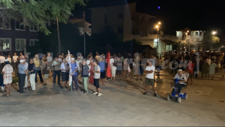 Divjakë, vijojnë protestat kundër reformës territoriale, banorët kundërshtojnë bashkimin me Lushnjën