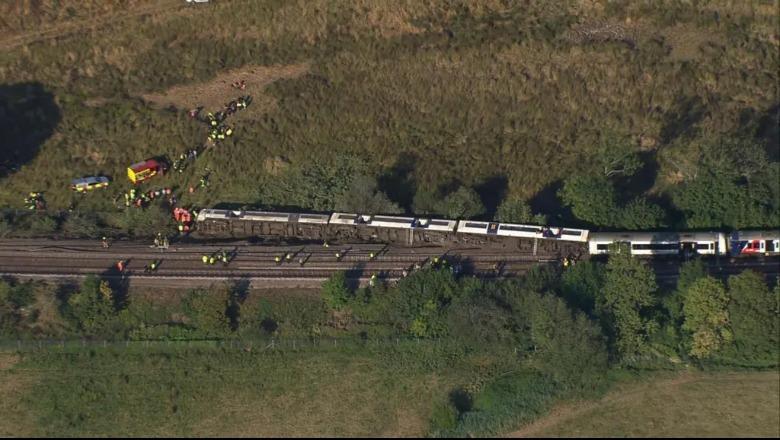 Angli/ Treni me 150 pasagjerë del nga shinat dhe përmbyset në anë të rrugës, 20 të plagosur