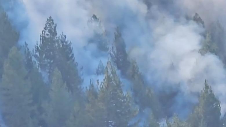 Zjarri në parkun e Lurës në Dibër jashtë kontrollit, flakët djegin 300 hektarë pyje! Në operacion 2 avionë dhe 2 helikopterë