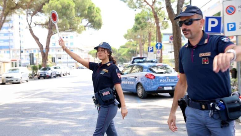 S’iu bindën policisë dhe ‘fluturuan’ me makinë, arratia e çmendur e dy të rinjve shqiptarë në Itali rrezikon pushuesit