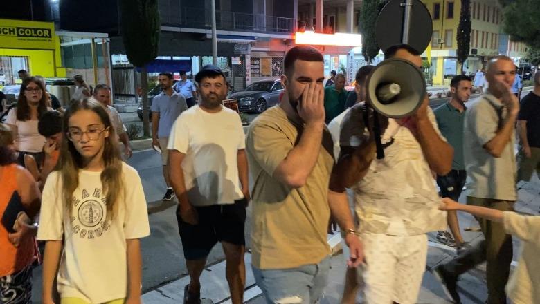 ‘Territorialja’/ Banorët e Divjakës për të 15-ën mbrëmje në protestë, kundërshtojnë bashkimin me Lushnjën: Reforma, për qëllime politike!