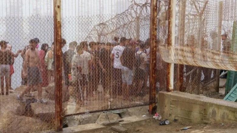 Jo më nga deti! Qindra emigrantë tentojnë kalimin e kufirit në Ceuta nga mali