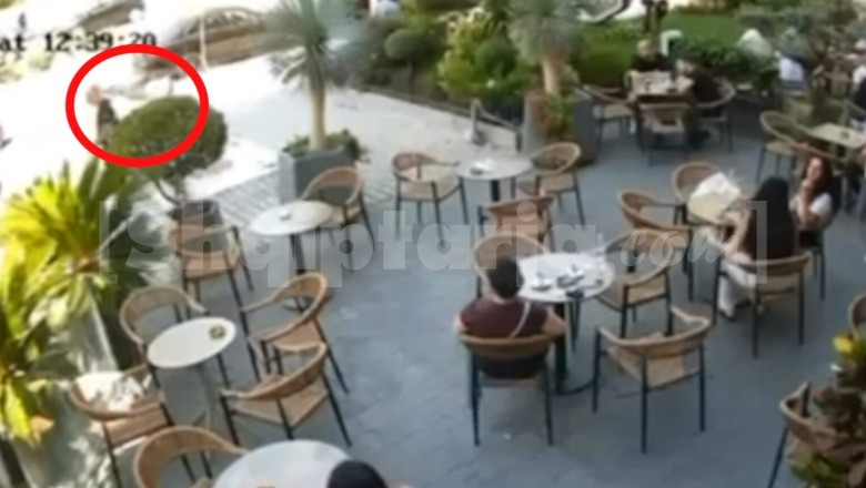Atentat i dështuar në Elbasan/ Tentoi të vriste një qytetar në një lokal por i ngeci arma, shpallet në kërkim 