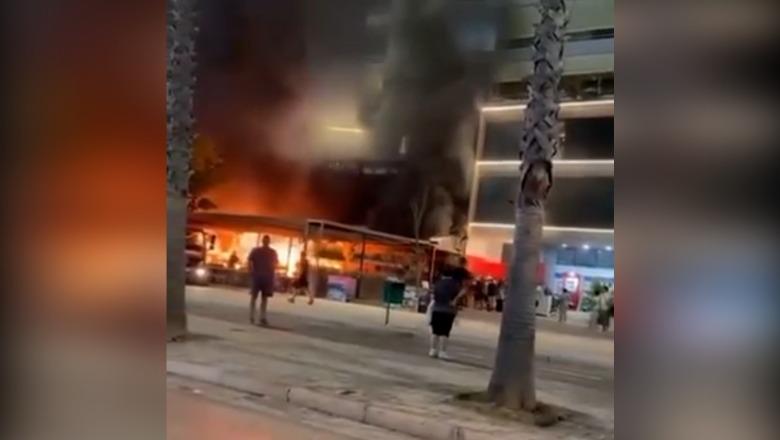 Natë tmerri! Përfshihet nga flakët hoteli në Vlorë, pushuesit hidhen nga ballkoni për të shpëtuar! 7 të lënduar, 5 dërgohen në Tiranë, një vajzë në gjendje të rëndë (VIDEO)
