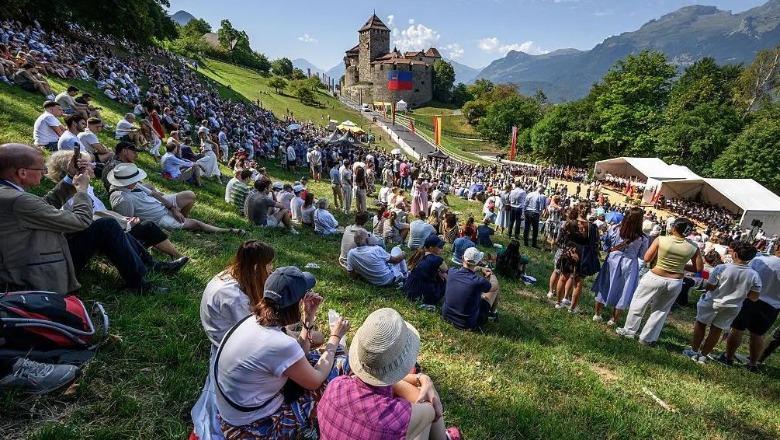 Ndryshojnë rregullat e monarkisë, Lihtenshtejni lejon anëtaret mbretërore të marrin fronin