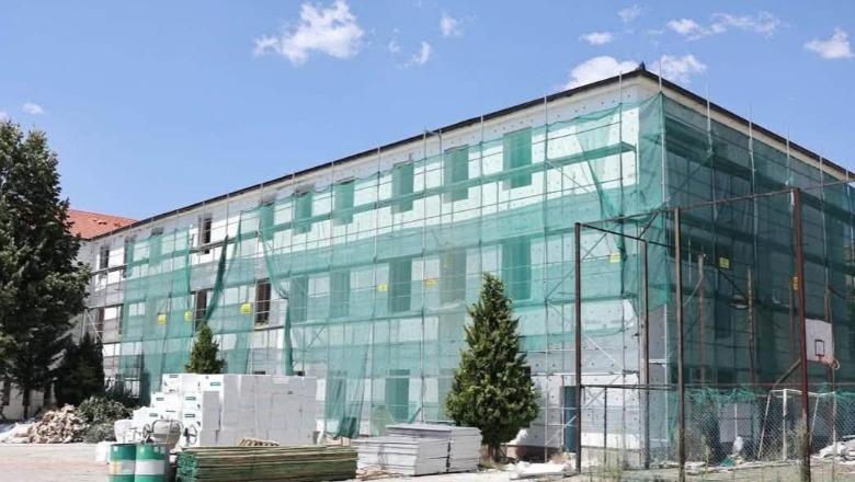Vijojnë punimet në shkollën 'Demir Gashi' në Peshkopi, klasa moderne dhe ambiente të reja për nxënësit