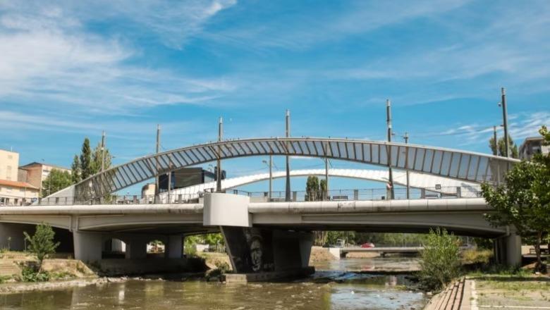 Komisioni Evropian kërkon koordinim për hapjen e urës së Ibrit, Serbia i dërgon letër proteste Brukselit: Hapja rrezikon sigurinë e serbëve