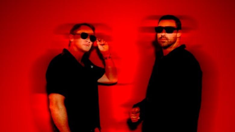 Rama prezanton surprizën e radhës për Dhërmiun, duoja britanike me famë botërore CamelPhat performon në rivierën shqiptare me 21 gusht