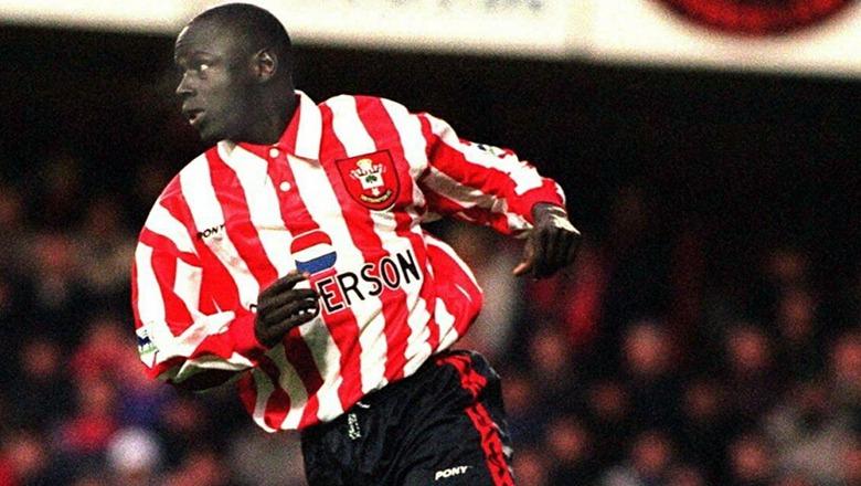 Gëzuar ditëlindjen Ali Dia! Historia e sulmuesit më të dobët të të gjitha kohërave që sajoi mashtrimin e shekullit në Premier League